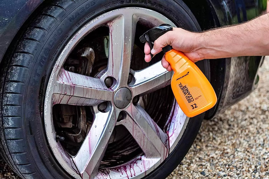 Cómo limpiar las llantas de un coche con el Limpia Llantas de McLaren